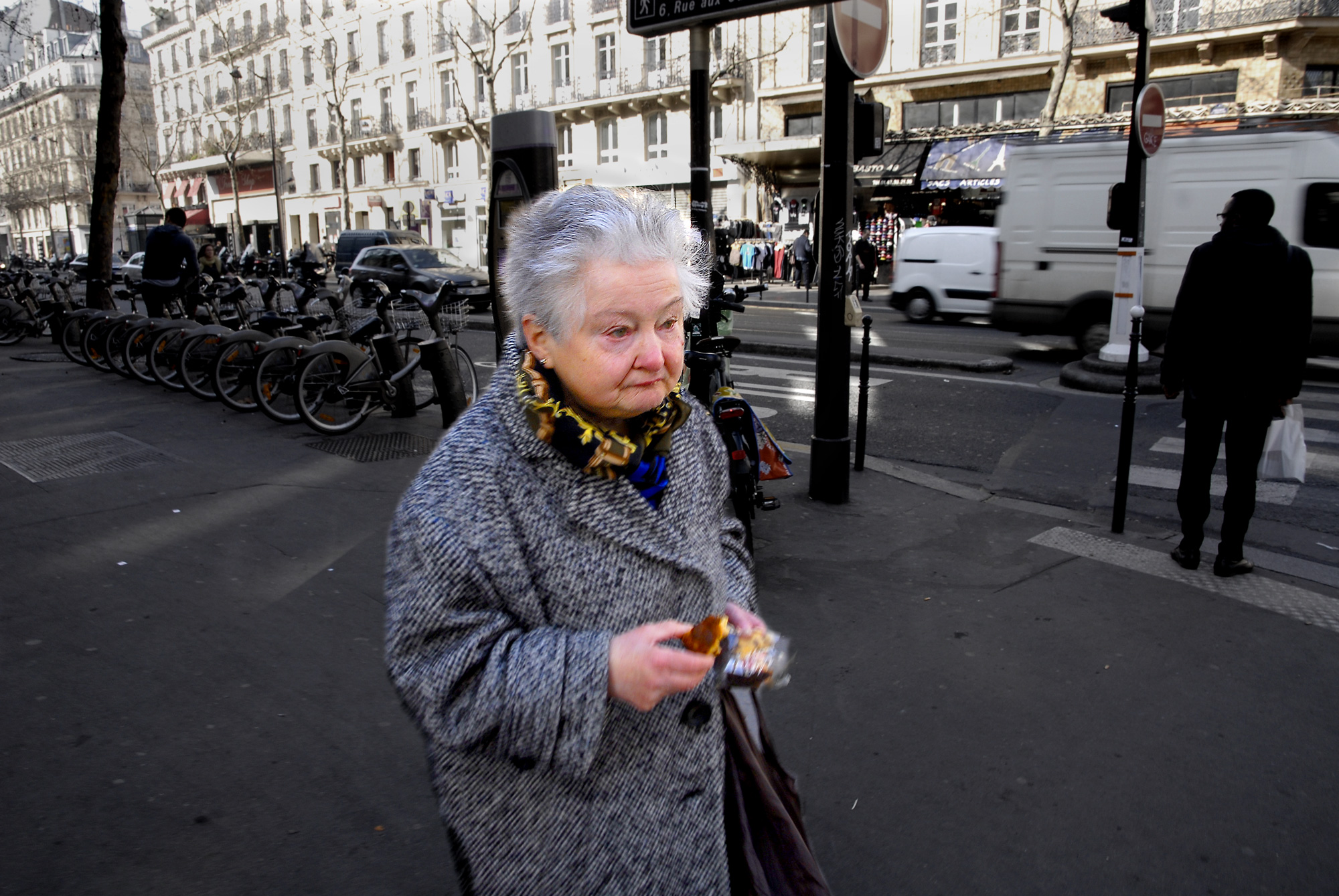 Lire la suite à propos de l’article Femme senior a Paris