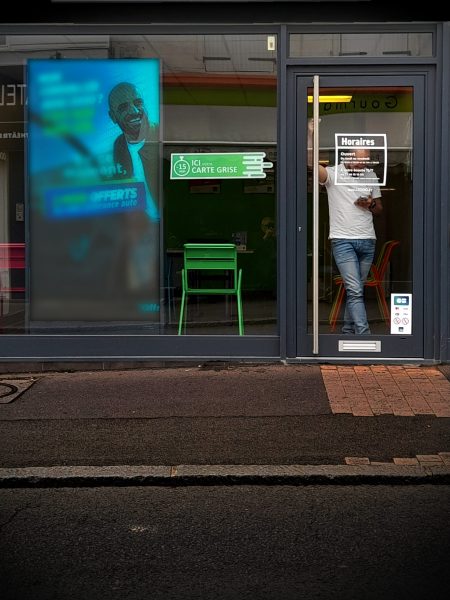 Au téléphone